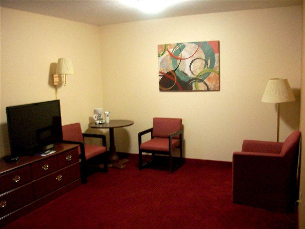 Quality Inn & Suites Brandenburg - Fort Knox Exterior photo