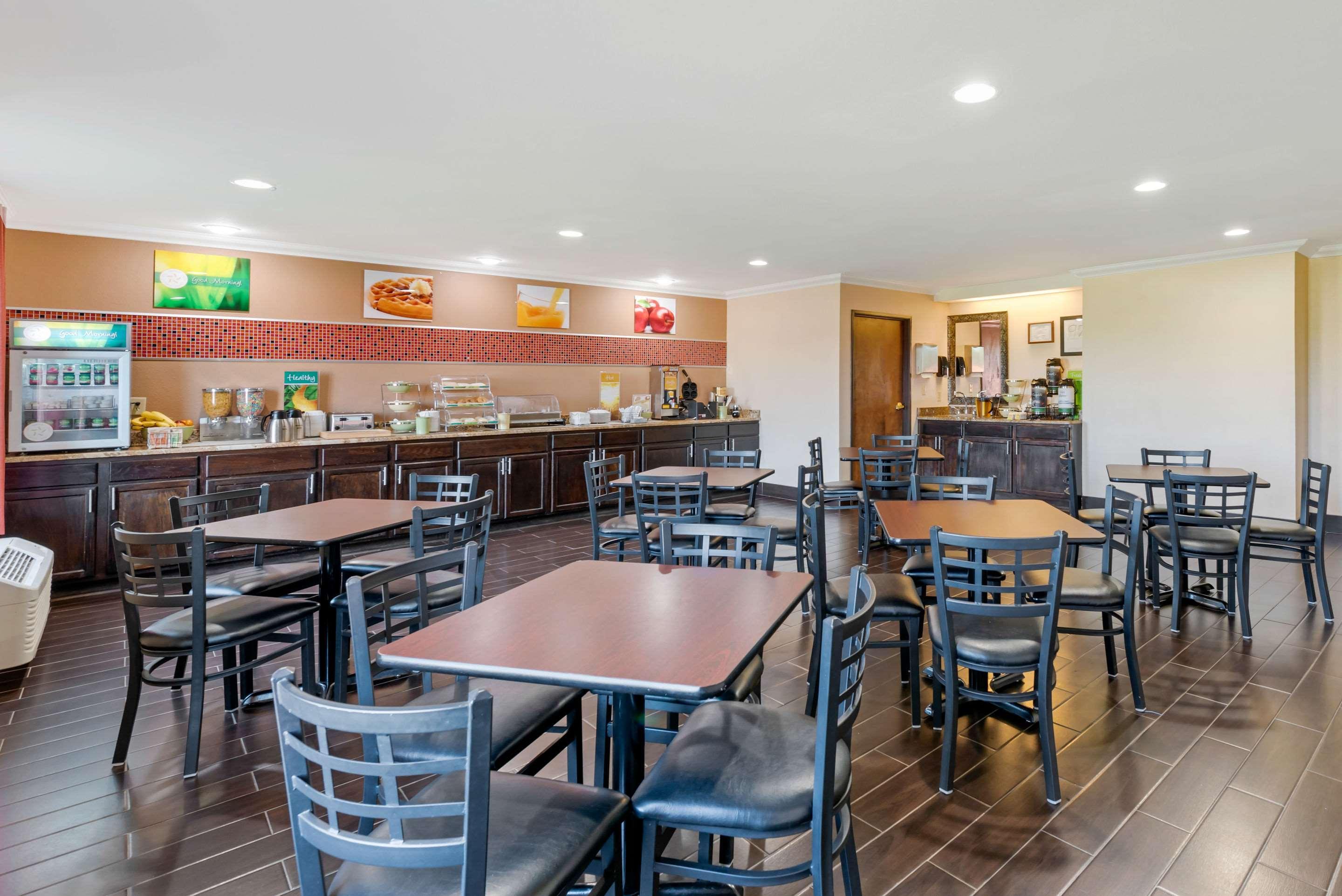 Quality Inn & Suites Brandenburg - Fort Knox Exterior photo