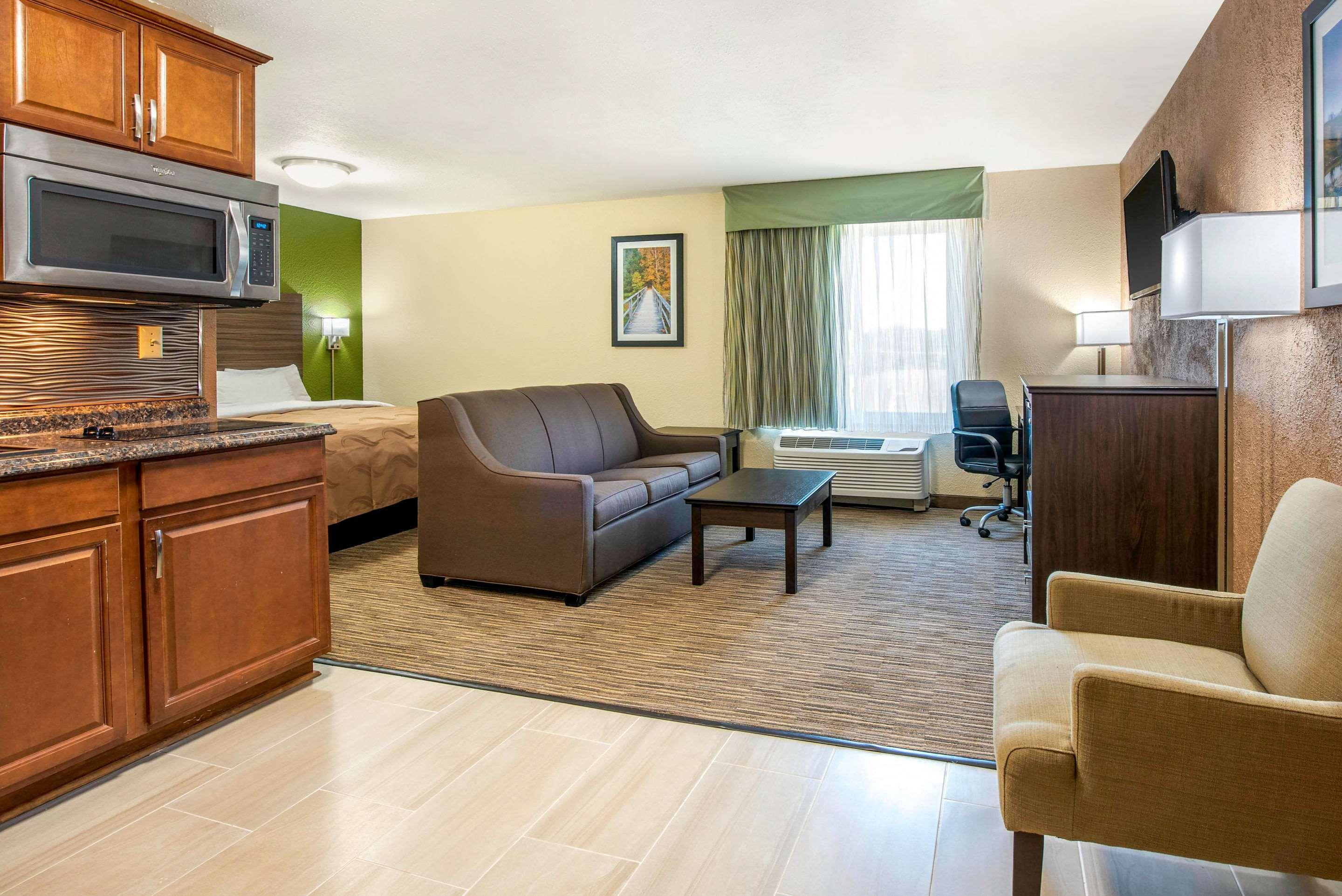 Quality Inn & Suites Brandenburg - Fort Knox Exterior photo