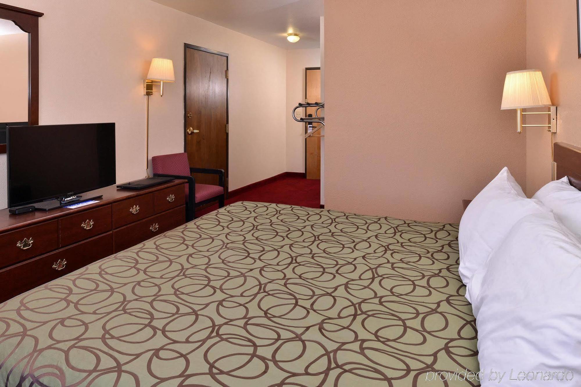 Quality Inn & Suites Brandenburg - Fort Knox Exterior photo