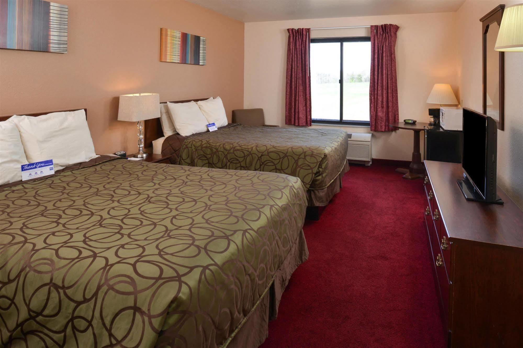 Quality Inn & Suites Brandenburg - Fort Knox Exterior photo