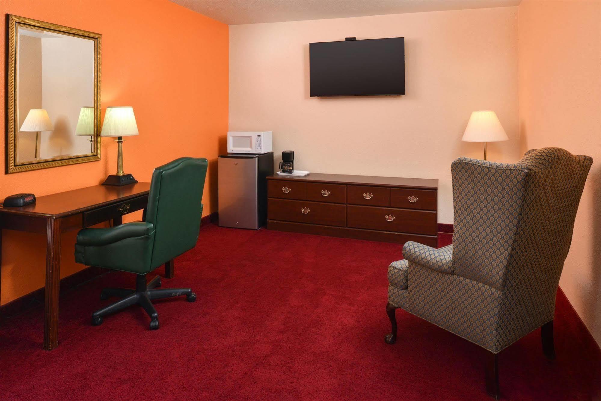 Quality Inn & Suites Brandenburg - Fort Knox Exterior photo
