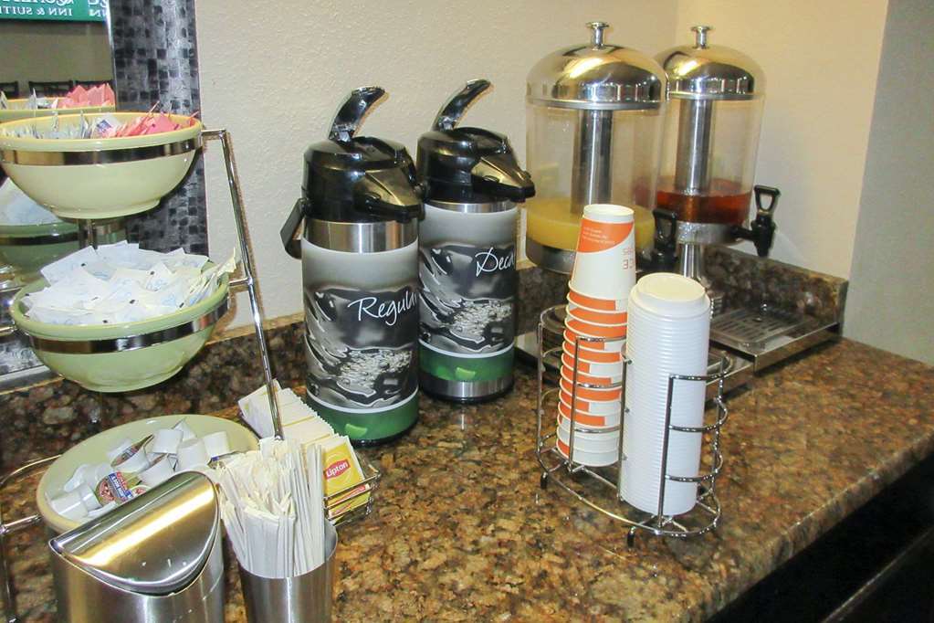 Quality Inn & Suites Brandenburg - Fort Knox Restaurant photo