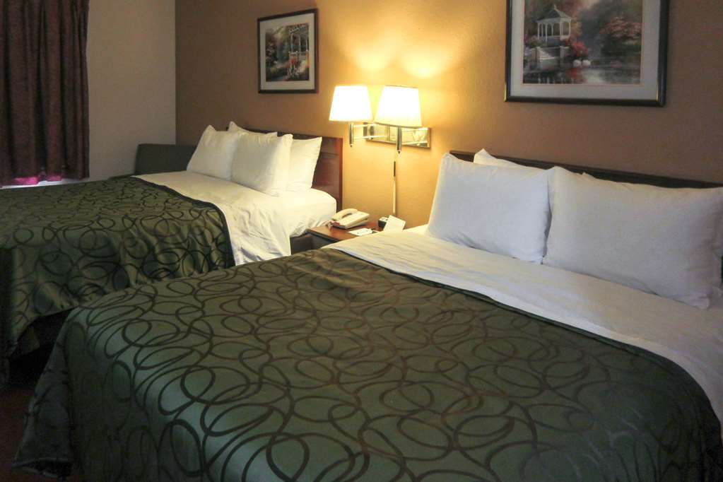 Quality Inn & Suites Brandenburg - Fort Knox Room photo