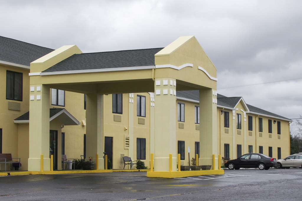 Quality Inn & Suites Brandenburg - Fort Knox Exterior photo