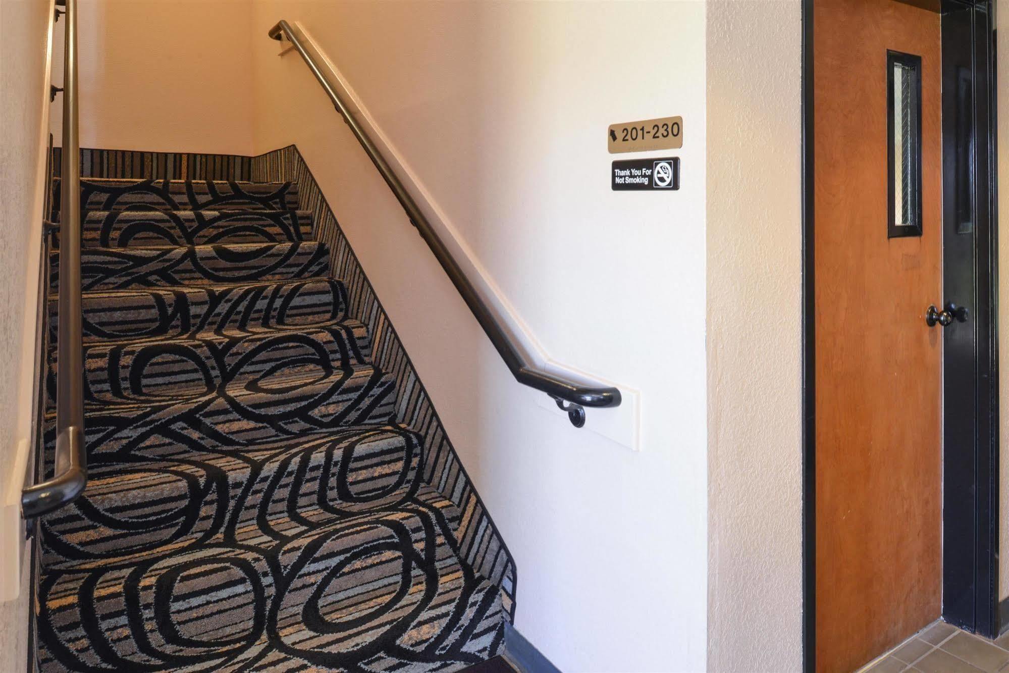 Quality Inn & Suites Brandenburg - Fort Knox Exterior photo
